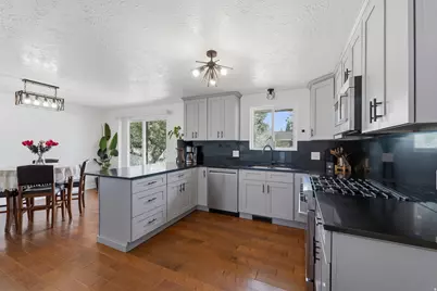 231 E 650 S, Kaysville, UT 84037 - Photo 7