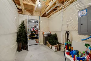 5044 N Folkstone Dr, Eagle Mountain, UT 84005 - Photo 33