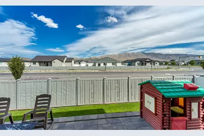 5044 N Folkstone Dr, Eagle Mountain, UT 84005 - Photo 37