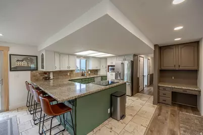 1987 S Claremont Dr E, Bountiful, UT 84010 - Photo 5