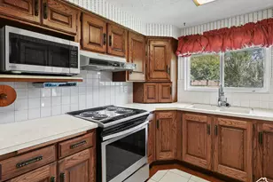 239 S Edgehill Dr, Fruit Heights, UT 84037 - Photo 15