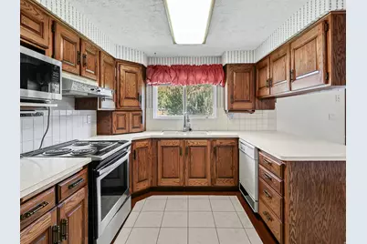 239 S Edgehill Dr, Fruit Heights, UT 84037 - Photo 17