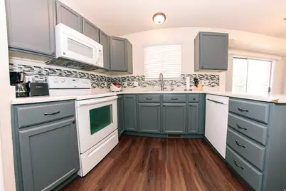 4197 Lily Dr, Roy, UT 84067 - Photo 11