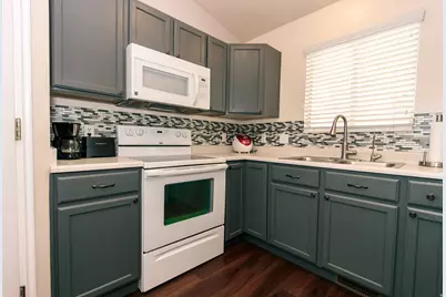 4197 Lily Dr, Roy, UT 84067 - Photo 13