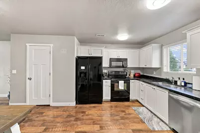 287 N 680 E, Vineyard, UT 84059 - Photo 9