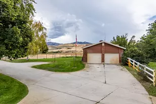 681 W 7000 S, Hyrum, UT 84319 - Photo 9