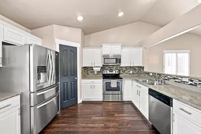 8533 S Sunrise Oak Dr, West Jordan, UT 84081 - Photo 11
