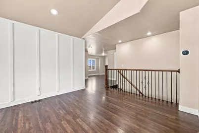 8533 S Sunrise Oak Dr, West Jordan, UT 84081 - Photo 9