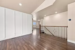8533 S Sunrise Oak Dr, West Jordan, UT 84081 - Photo 9