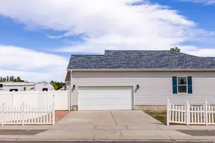 4223 N Pinion Cir W, Eagle Mountain, UT 84005 - Photo 35