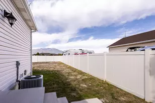 4223 N Pinion Cir W, Eagle Mountain, UT 84005 - Photo 23