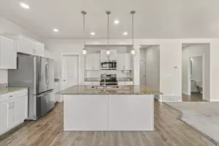 611 S Locust Dr E, Saratoga Springs, UT 84045 - Photo 3
