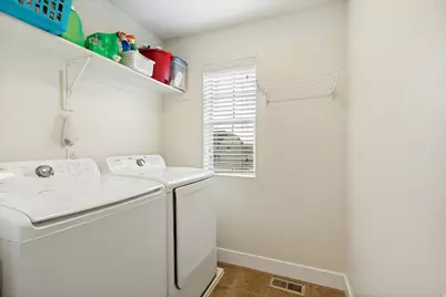 9012 N Suffolk Ln E, Eagle Mountain, UT 84005 - Photo 27