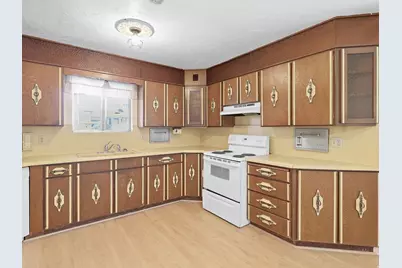 6082 S Main St, Murray, UT 84107 - Photo 11