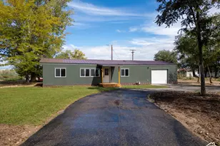 285 E 100 N, Myton, UT 84052 - Photo 3
