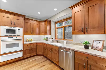 2178 E Netties Pl, Holladay, UT 84124 - Photo 7