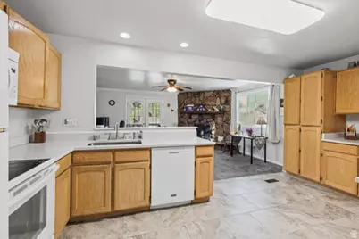650 N 420 Ln W, Lehi, UT 84043 - Photo 5