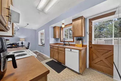 582 E 6870 S, Midvale, UT 84047 - Photo 9