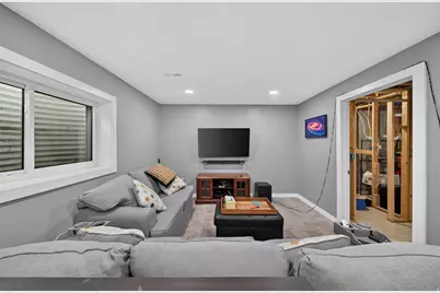 582 E 6870 S, Midvale, UT 84047 - Photo 11
