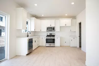 578 W 1750 N, Harrisville, UT 84404 - Photo 3