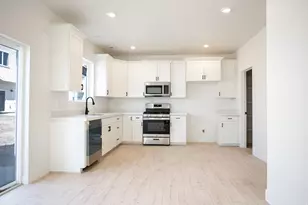 578 W 1750 N, Harrisville, UT 84404 - Photo 3