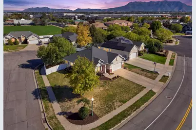 363 E 1900 S, Clearfield, UT 84015 - Photo 3