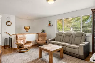 623 W 1635 N, Clinton, UT 84015 - Photo 5