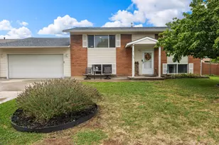 623 W 1635 N, Clinton, UT 84015 - Photo 25