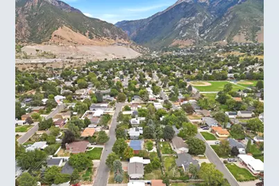 3070 E 7145 S, Cottonwood Heights, UT 84121 - Photo 37