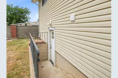 3070 E 7145 S, Cottonwood Heights, UT 84121 - Photo 29