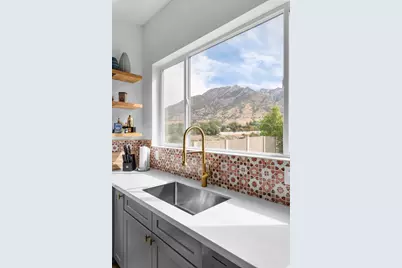 6482 S 2520 E, Cottonwood Heights, UT 84121 - Photo 43