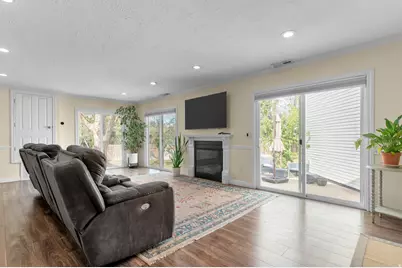 6482 S 2520 E, Cottonwood Heights, UT 84121 - Photo 13