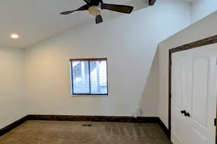 8 S Mountain Wood Ln, Sandy, UT 84092 - Photo 27