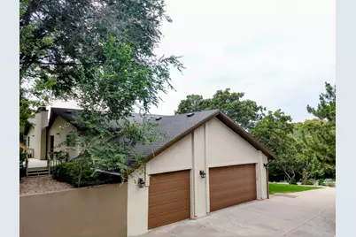 8 S Mountain Wood Ln, Sandy, UT 84092 - Photo 11