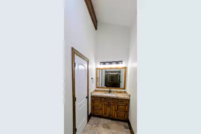 8 S Mountain Wood Ln, Sandy, UT 84092 - Photo 29