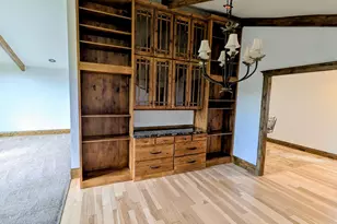 8 S Mountain Wood Ln, Sandy, UT 84092 - Photo 17