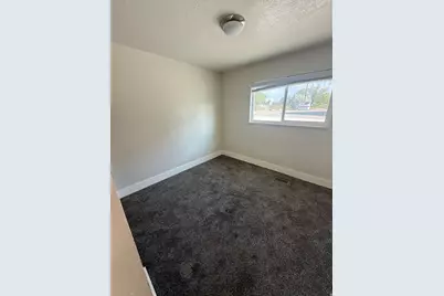 102 W 250 S, Wellington, UT 84542 - Photo 9