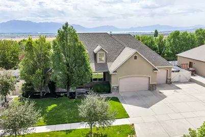 1092 N Coyote Run, Saratoga Springs, UT 84045 - Photo 3