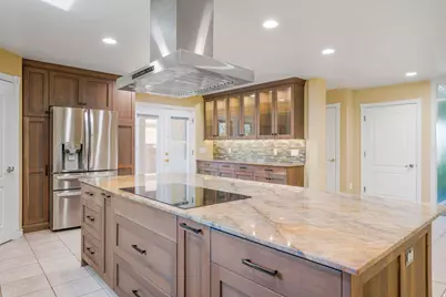 201 N Shadow Point Dr, Saint George, UT 84770 - Photo 11
