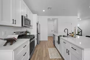 1716 S Viewcrest Dr, Washington, UT 84780 - Photo 27