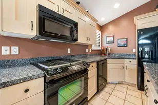 446 E Green Haven Dr S, Midvale, UT 84047 - Photo 9