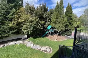 889 Fence Post Rd, Fruit Heights, UT 84037 - Photo 15