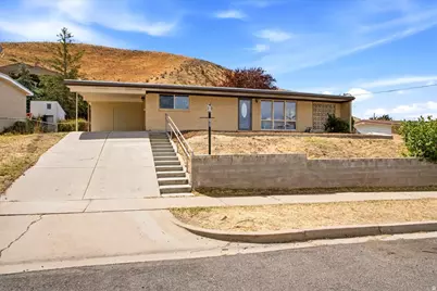 184 E Broadway St S, Tooele, UT 84074 - Photo 3