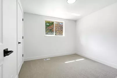 184 E Broadway St S, Tooele, UT 84074 - Photo 17