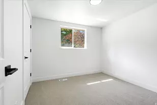 184 E Broadway St S, Tooele, UT 84074 - Photo 17
