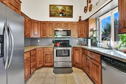24 N White Barn Dr W, Pleasant View, UT 84414 - Photo 15