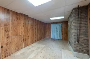 879 E Daisy St, Sandy, UT 84094 - Photo 19