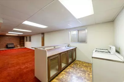 879 E Daisy St, Sandy, UT 84094 - Photo 17