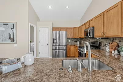 11623 S Thornberry Dr E, Draper, UT 84020 - Photo 17