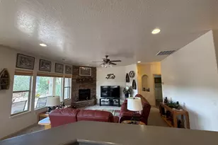 813 W Foothill Dr, Apple Valley, UT 84737 - Photo 19
